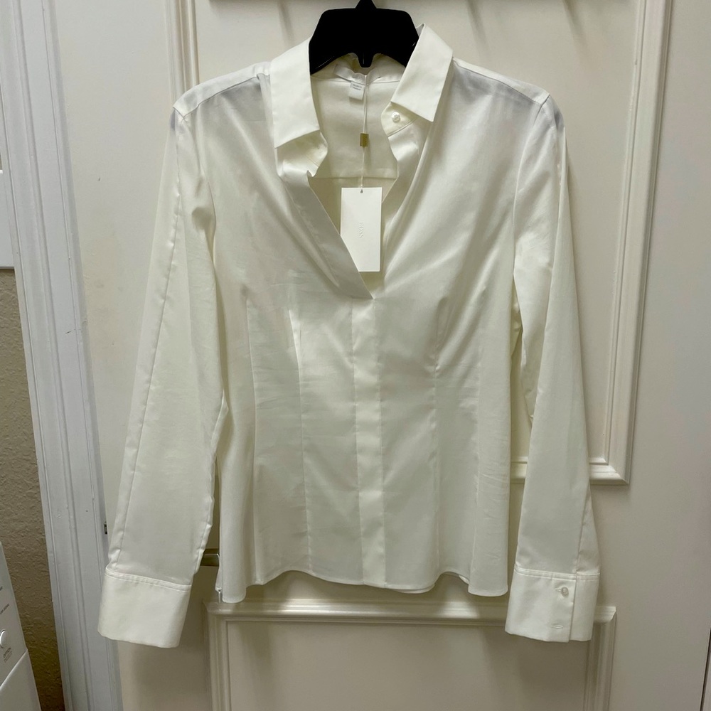 Hugo Boss Women’s white stretch top. Size 8
